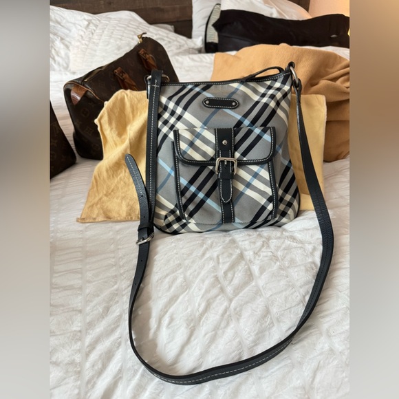 EUC!Burberry blue label shoulder/crossbody bag! Great condition! - Picture 8 of 15